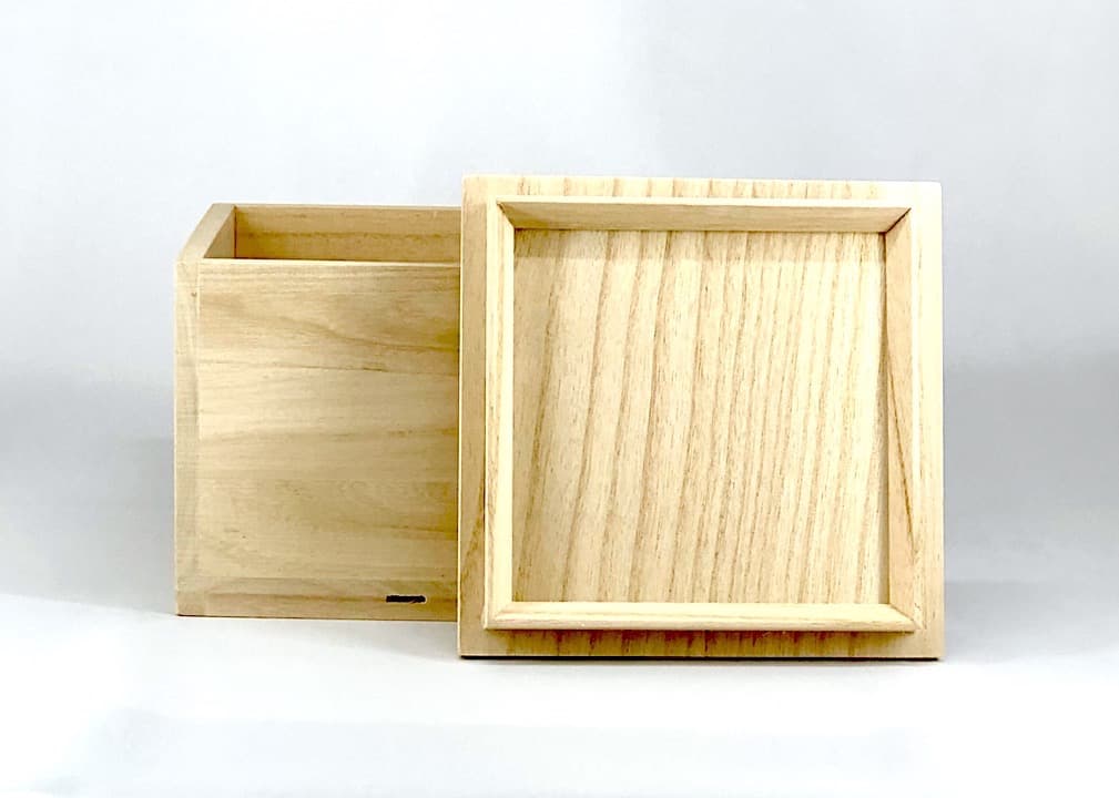 京焼・清水焼　高橋道八(六世)作　桃山御本　五三桐紋　茶碗　無傷　箱合　保証。