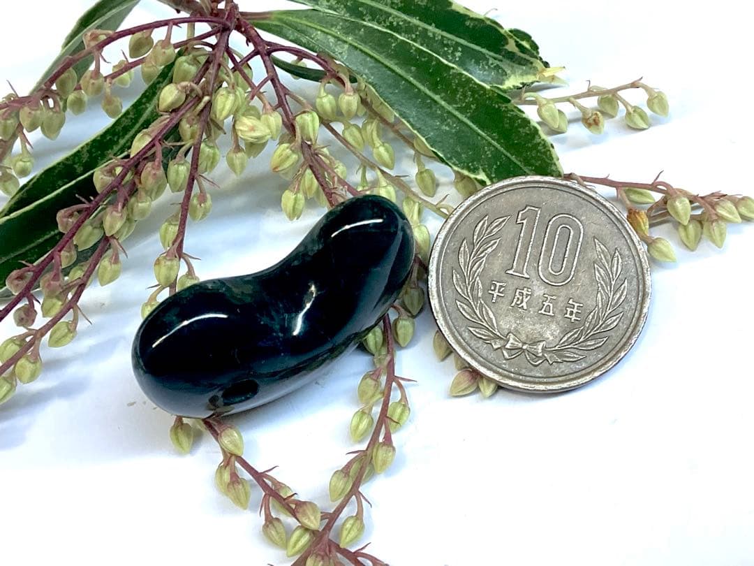 ✳稀な1個‼️濃厚結晶群の出雲石めのう【碧玉】勾玉 外部