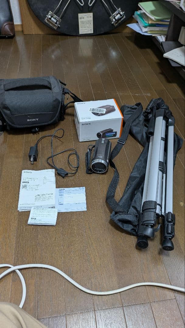 HDR-CX680　SONY HDYCAM グレー　三脚、バック付き　ほぼ新品