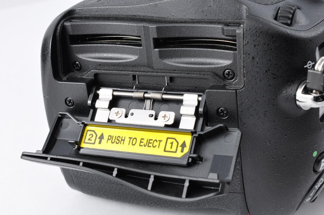 超特価　Nikon D610 24.3MP Digital SLR #EA04