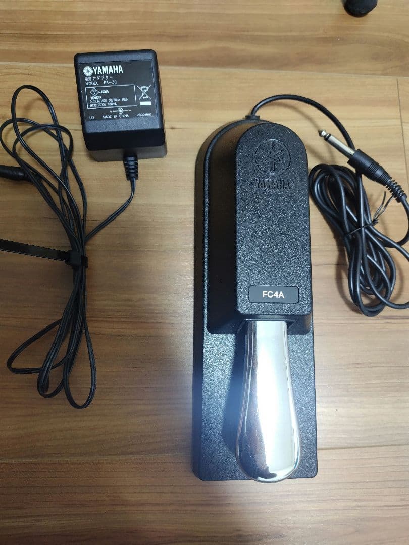 YAMAHA 電子キーボードNP12 （61鍵盤）スタンド付き