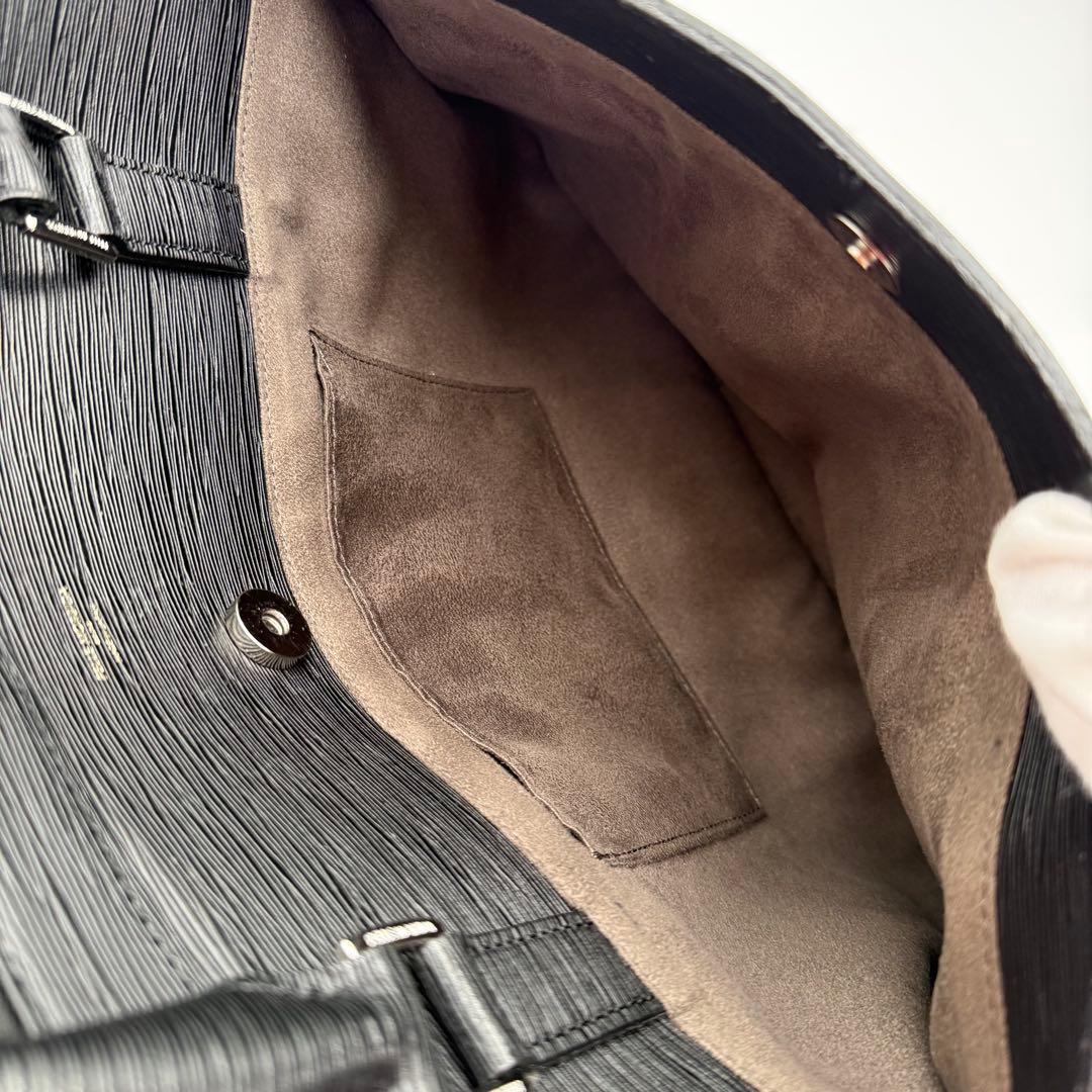 ペッレモルビダ キャピターノ ビジネスバッグ ブラック 黒 レザー ハンドバッグ