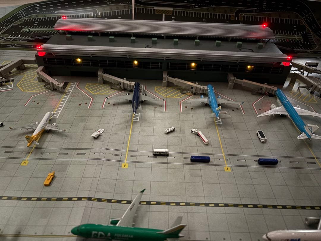 ①GJARPTB2 空港ターミナルビル ②GJAPS006 専用マット セット