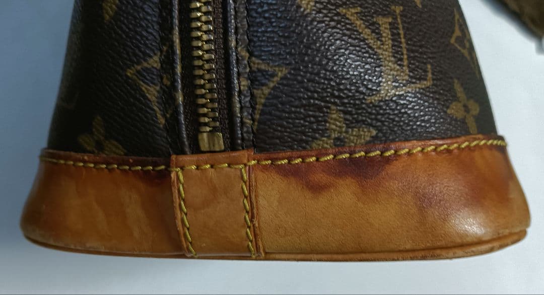 Louis Vuitton paris オールドヴンテージバッグ　鍵付き