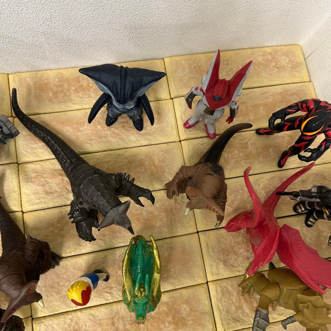ウルトラマン　怪獣フィギュア 15体セット