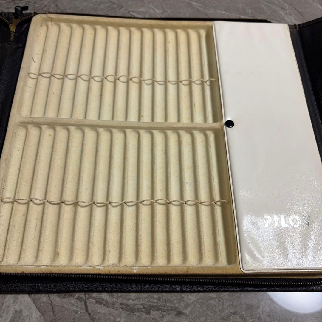 <希少> PILOT 非売品　1960年後期　万年筆　営業ケース　ヴィンテージ 希少> PILOT 非売品1960's 万年筆営業バックヴィンテージ - メルカリ