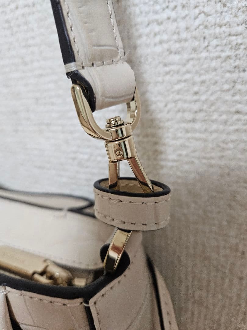 kate spade 　ダンプリング クロコ エンボス クロスボディ　ショルダー