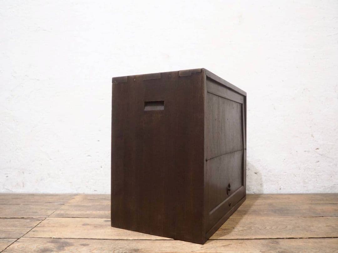 1136 アンティーク 格納扉の飾り棚 陳列台 キャビネット 古家具 レトロ