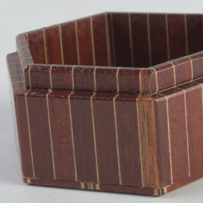 茶道具 鷹の巣 箱根寄木細工 六角香合 箱付 V 9703