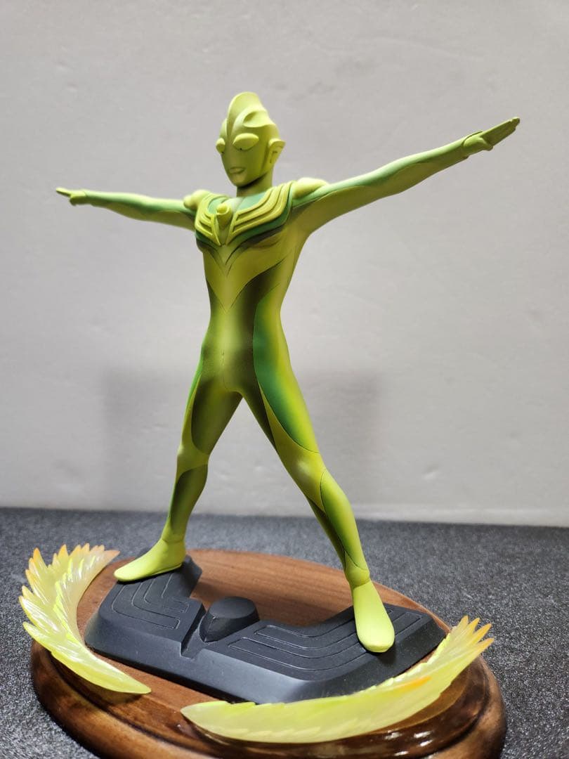 秘蔵コレクション！　ワンフェス限定グリッターティガ　レジン22cm 世界にひとつ