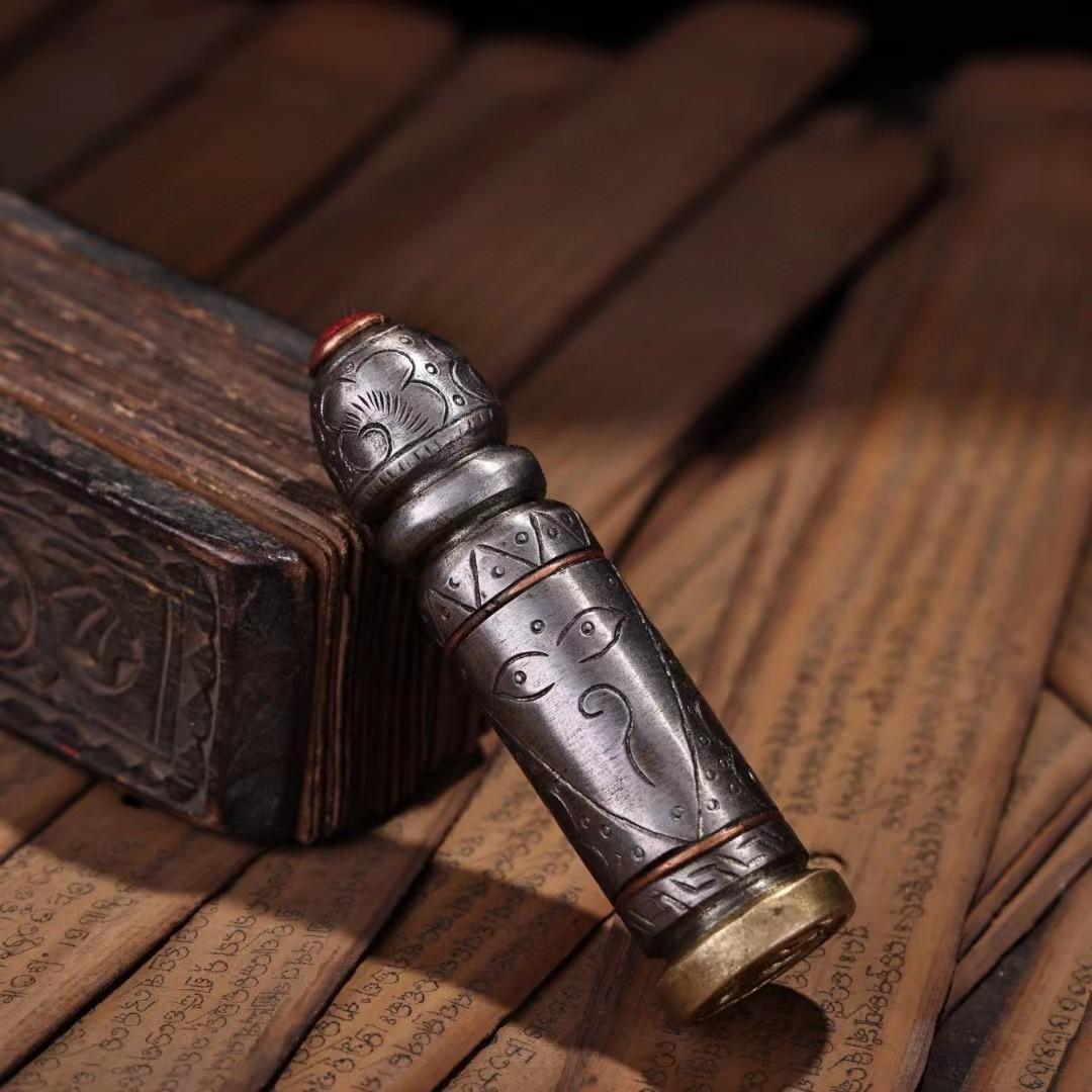 中国古美術・旧蔵チベット収·蔵伝工芸 ・寒鉄錾刻蔵伝