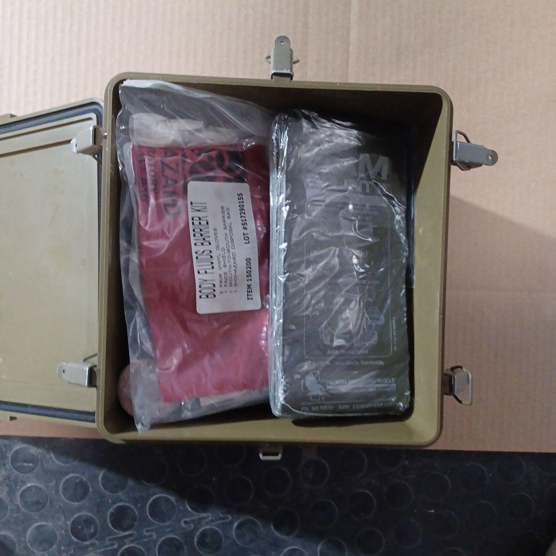 ✨送料無料　米軍　FIRST AID KID