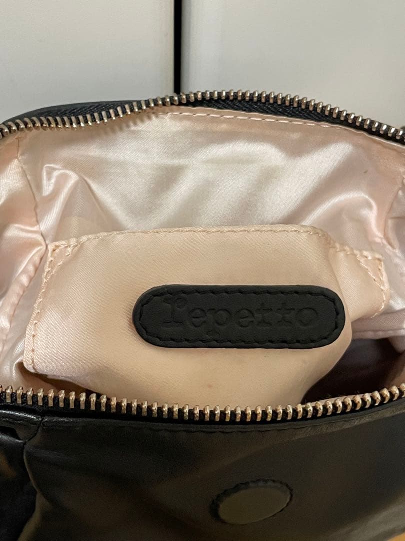 【お値下げ】repetto（レペット） レザーショルダーバッグ 黒 保存袋付き