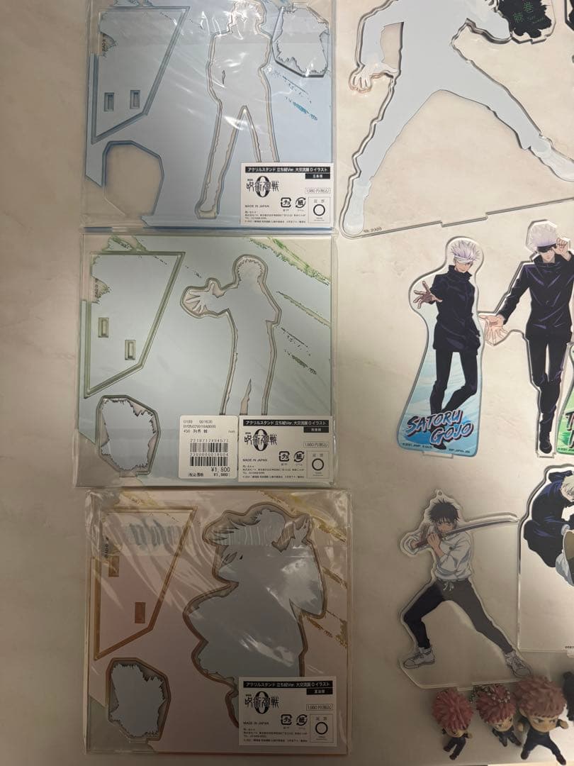 【呪術廻戦】まとめ売りアクスタ、ポスカ、フィギュア、シールなど