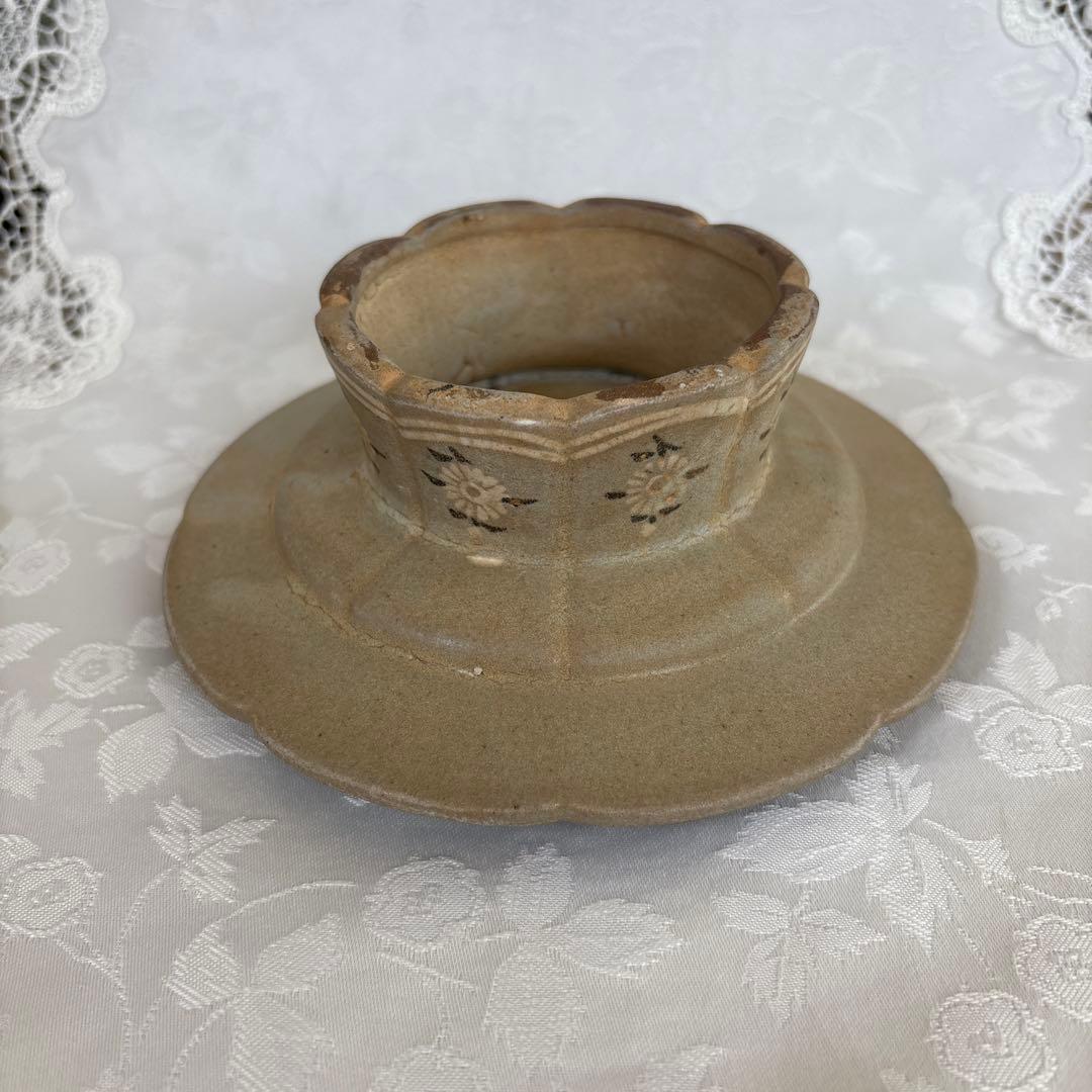 高麗 青磁象嵌陽刻菊花文輪花形 高麗青磁盃台 盞托 骨董品