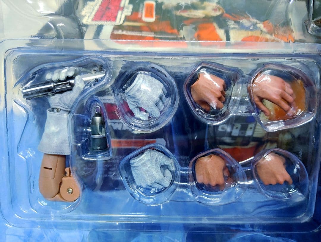 HOTTOYs•STARWARS[ルークスカイウォーカー]レイアヘッド付き!