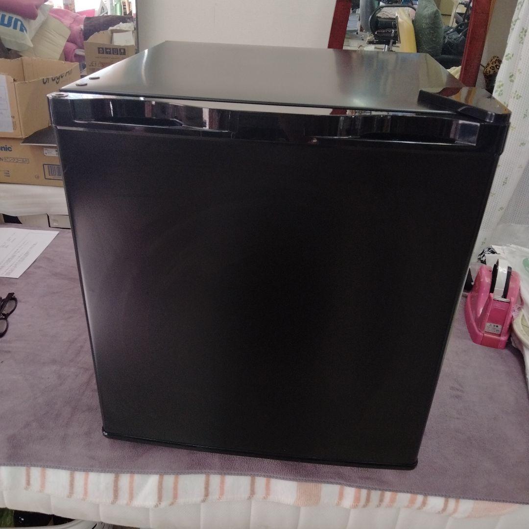 ブラック ミニ冷蔵庫 Amazon | VERSOS 冷温庫 24L ブラック -9℃～60℃ 保冷庫 黒 日本製