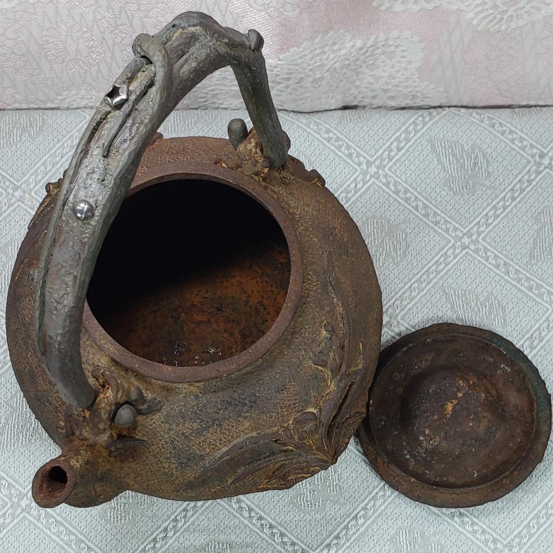 ◇『亀文堂 日本梅泉 饕餮紋蓋 銀象嵌提手 爛地紋 鉄瓶』 ◇検）安之介