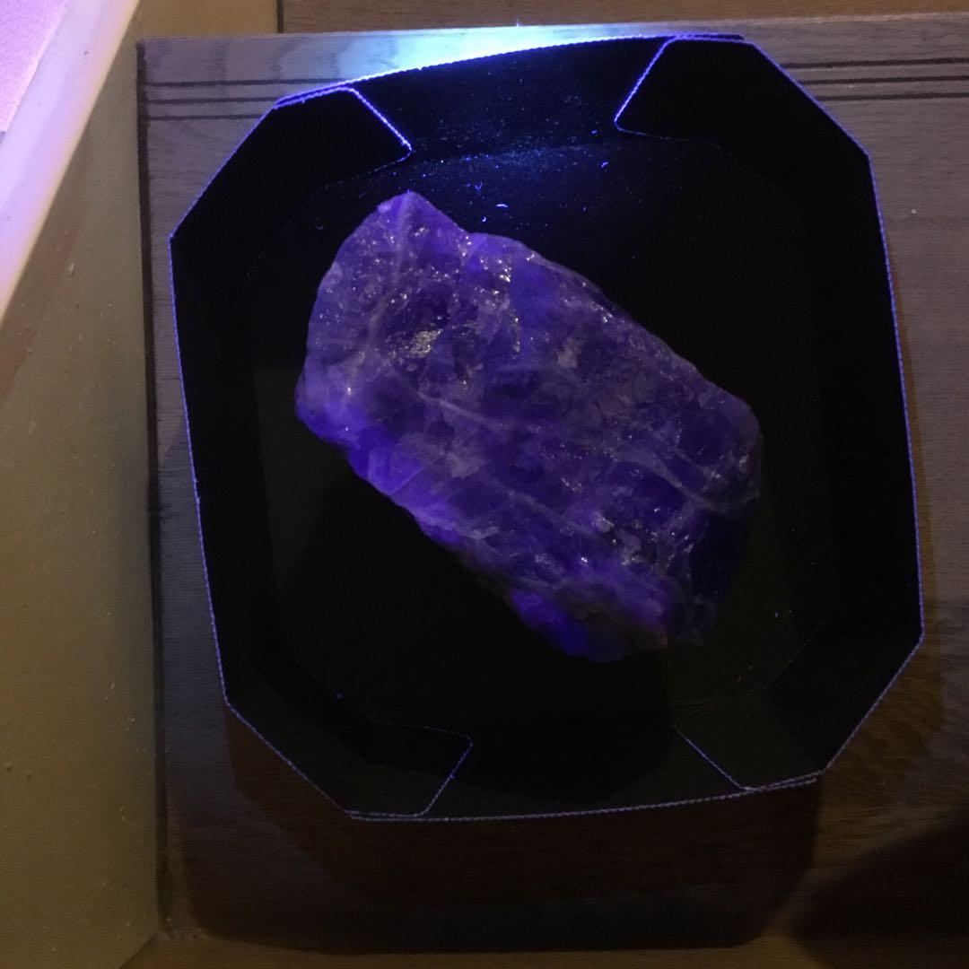 蛍光鉱物 強蛍光フローライト 約1,200g 産地湖南省 蛍石