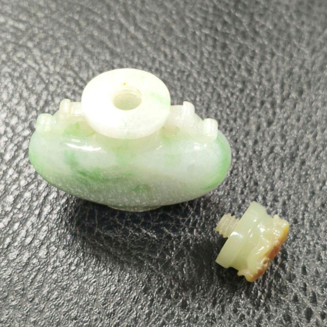 本翡翠】天然ジェダイト 鼻煙壺 氷糯種 陽緑 透過良 結晶有 龍