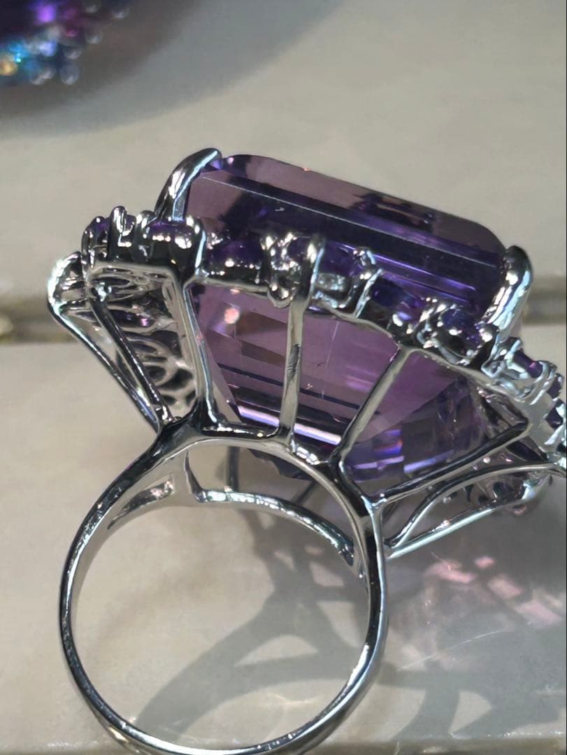 マ*ー様 天然石アメシストスクエア特大サイズ13号