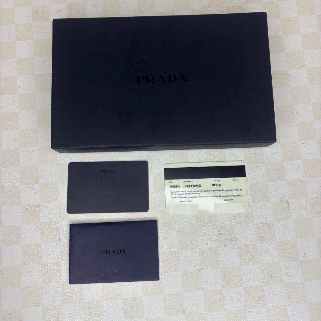 極美品 PRADA プラダ 長財布 二つ折りM86