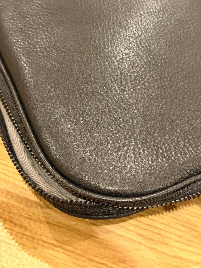 FlathorityのオイルミーリングPCリュック(M) 16インチ可能