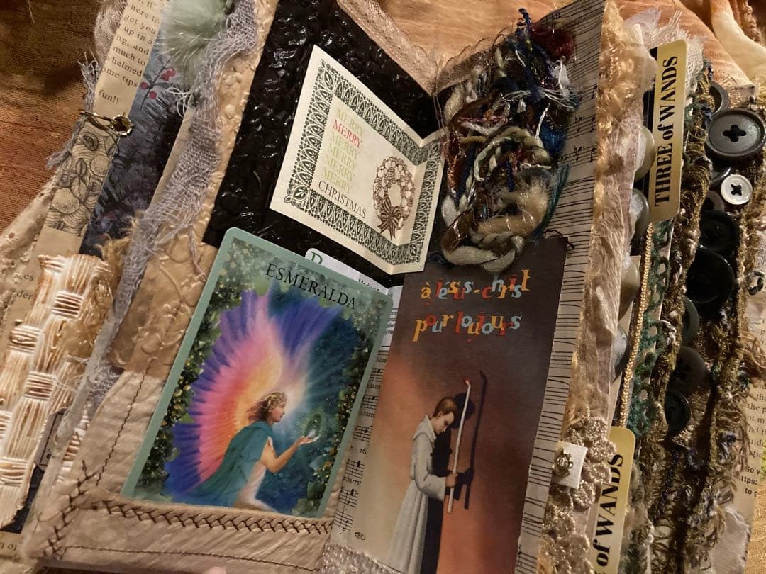 クリスマス　スペシャルBOX ジャンクジャーナル　エンボスペーパー　インド刺繍