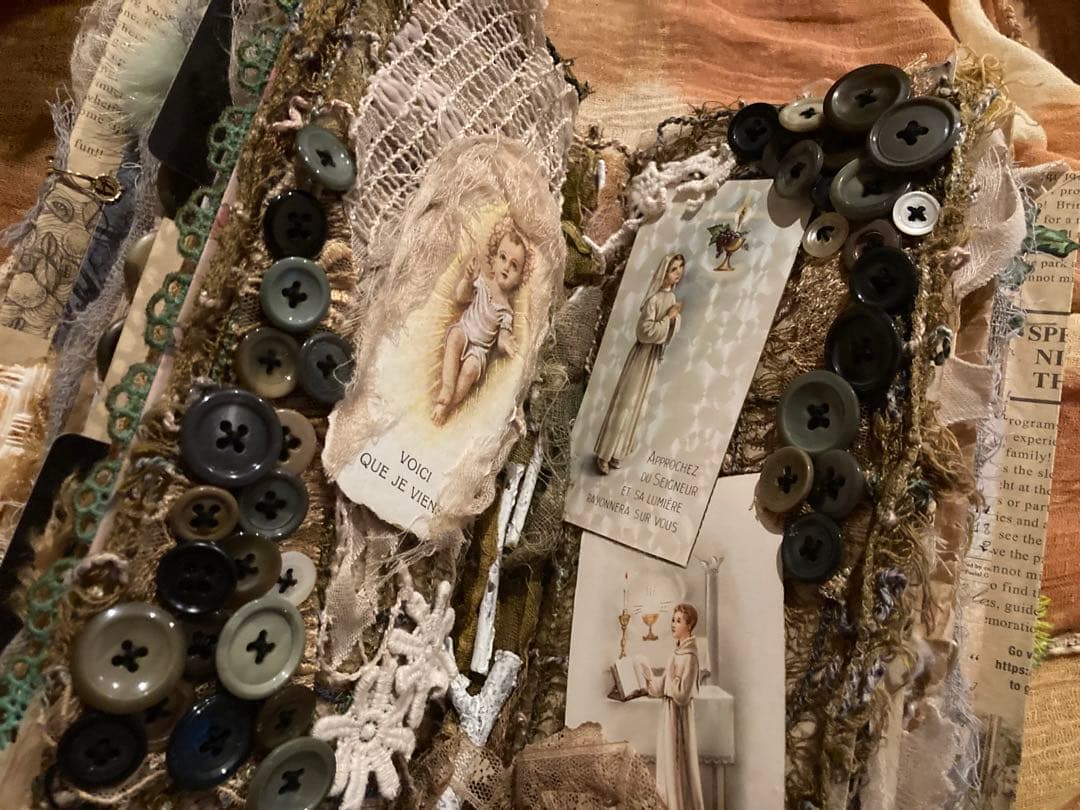 クリスマス　スペシャルBOX ジャンクジャーナル　エンボスペーパー　インド刺繍