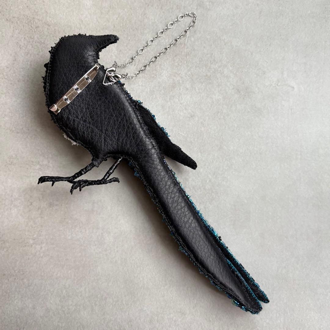 カササギ】ビッグサイズ ビーズ刺繍ブローチバッグチャーム ビーズ刺繍