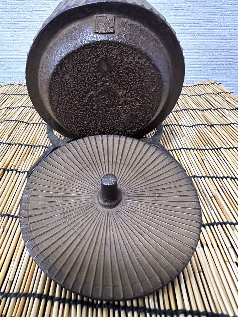 新品　岩手県奥州水沢幸工芸　現代の名工 佐藤勝久造　利休型蛇ノ目１３型　南部鉄瓶