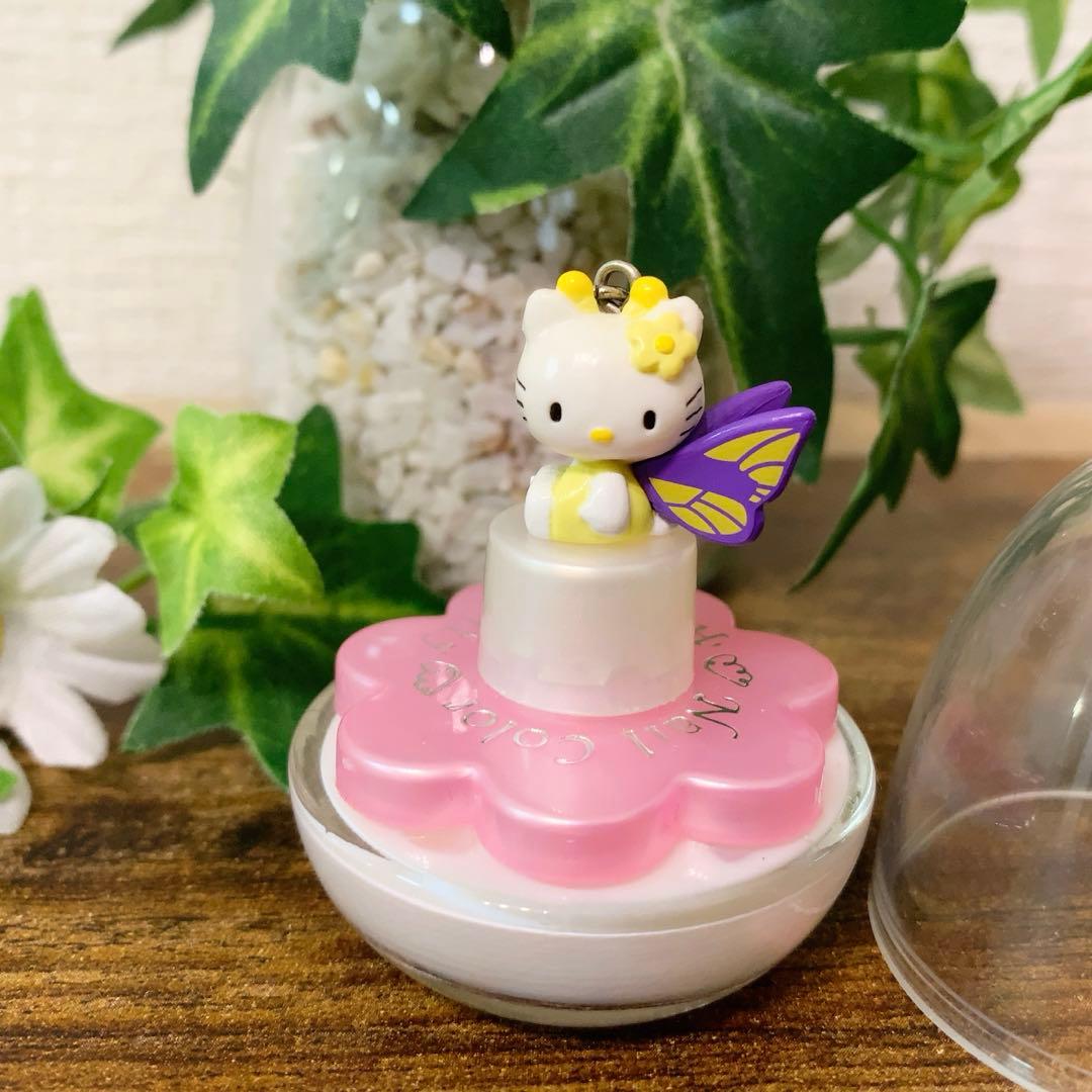 ⭐︎希少⭐︎ハローキティ ネイルカラー　コスメ　マニキュア　マスコット　蝶　当時物