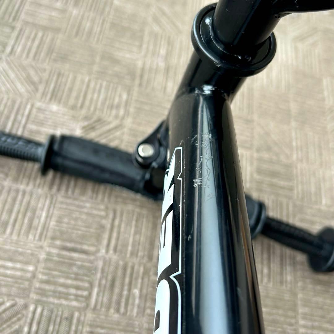 【純正スタンド付】ストライダー スポーツモデル 12インチ ブラック 日本正規品