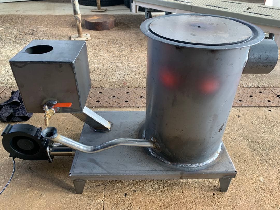 廃油ストーブ 煙突アダプタ付き 耐熱塗装 80mm、100mm煙突使えます