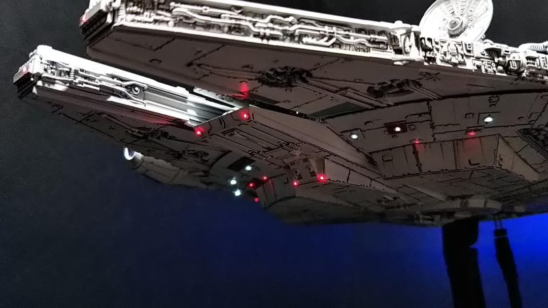 フル電飾改修 ミレニアムファルコン 1/144 塗装 完成品 12V 模型