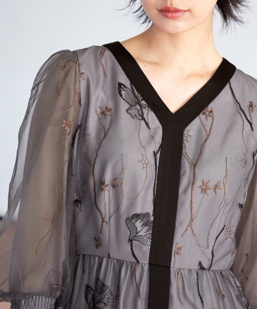 【新品・未使用】オケージョンドレス Ⅴネック 刺繍レース ワンピース ドレス