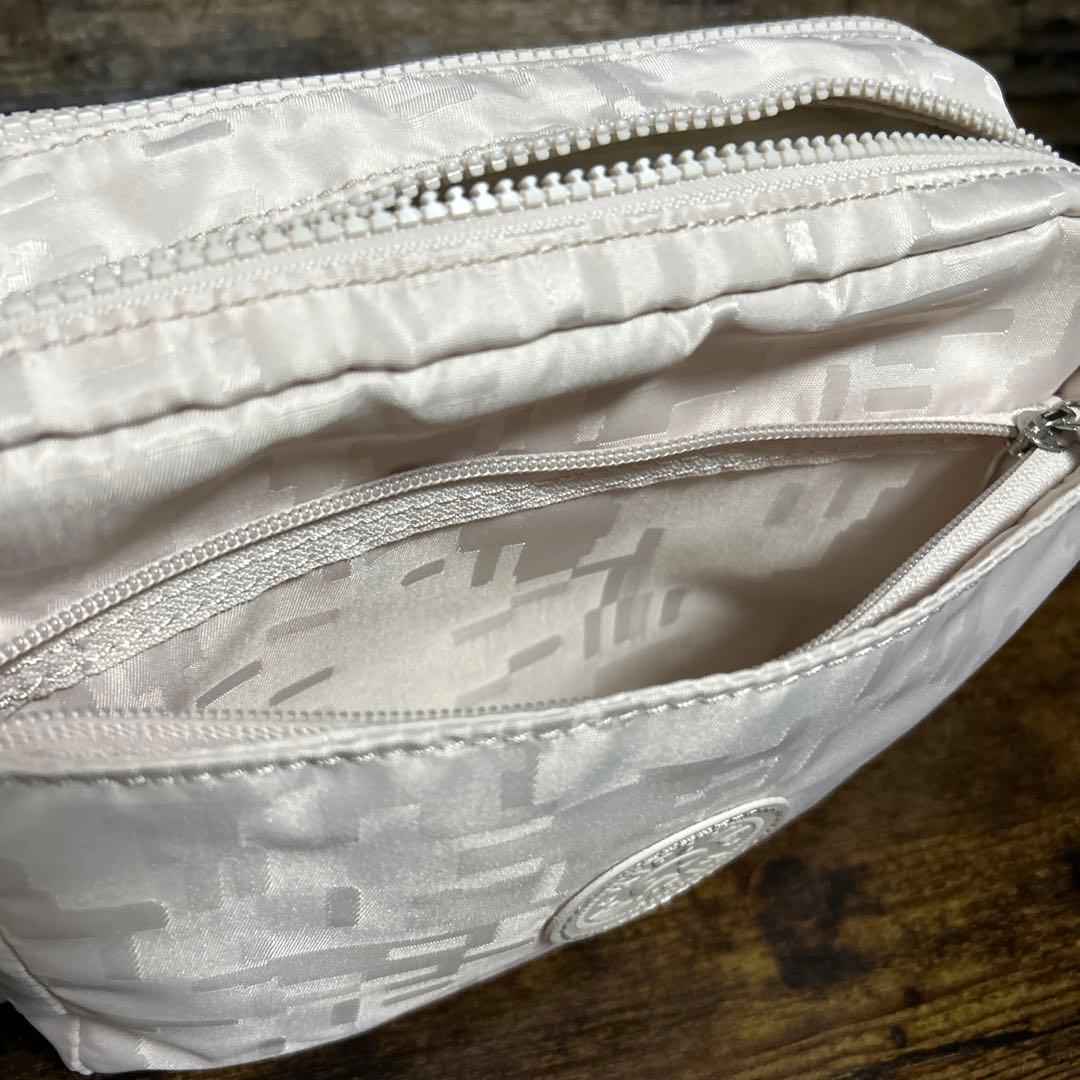 Kipling（キプリング）ABANU M クロスボディバッグ　美品