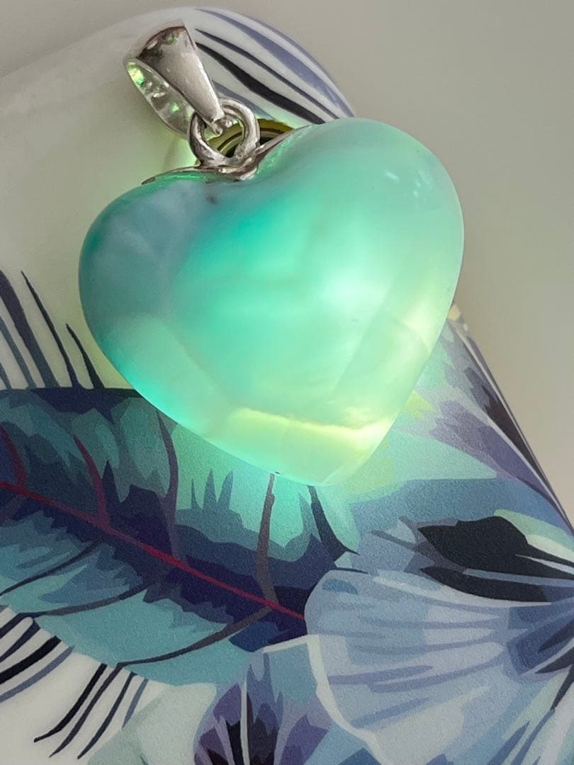 天然石☆高品質！ラリマーハート型ペンダントップ☆透明感あるブルーが