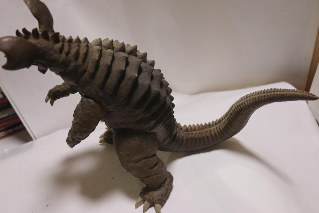 貴重フランケンシュタイン対地底怪獣（東宝映画１９６５年）のバラゴンのフィギャー