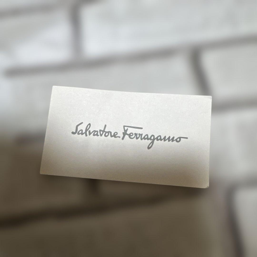 フェラガモ　￼シルバー　￼ミニバッグ