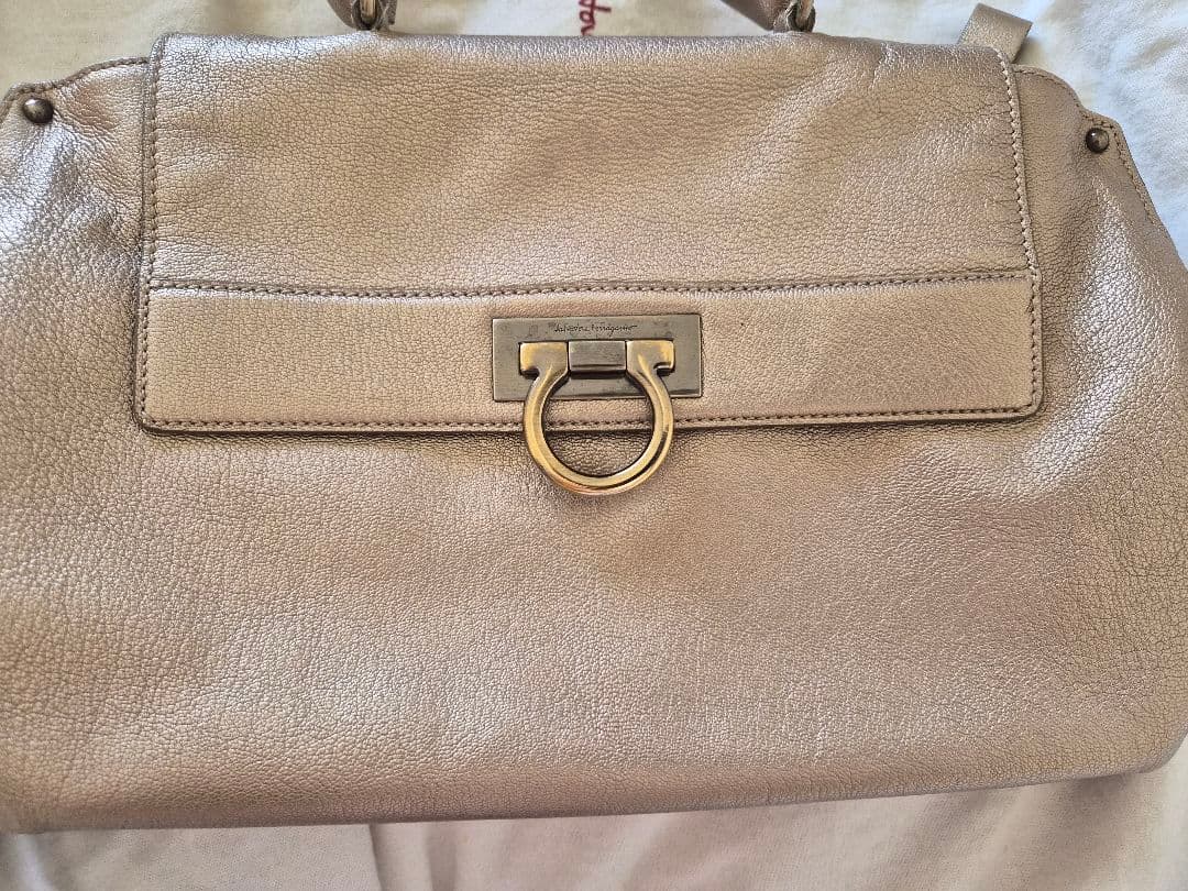 Ferragamoレディースバッグ