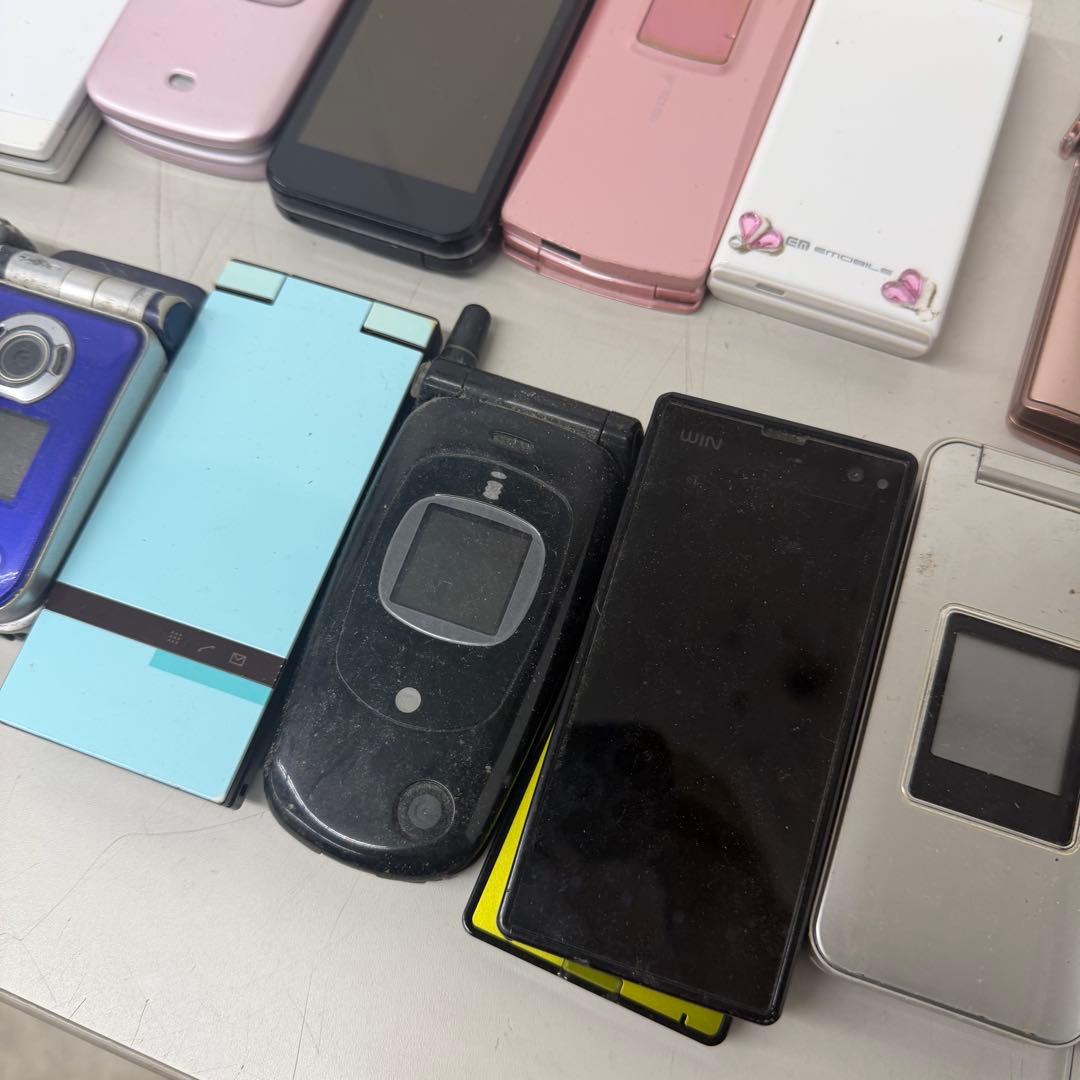 ガラケー 110個まとめ売り ジャンク品 折りたたみ式携帯電話セット