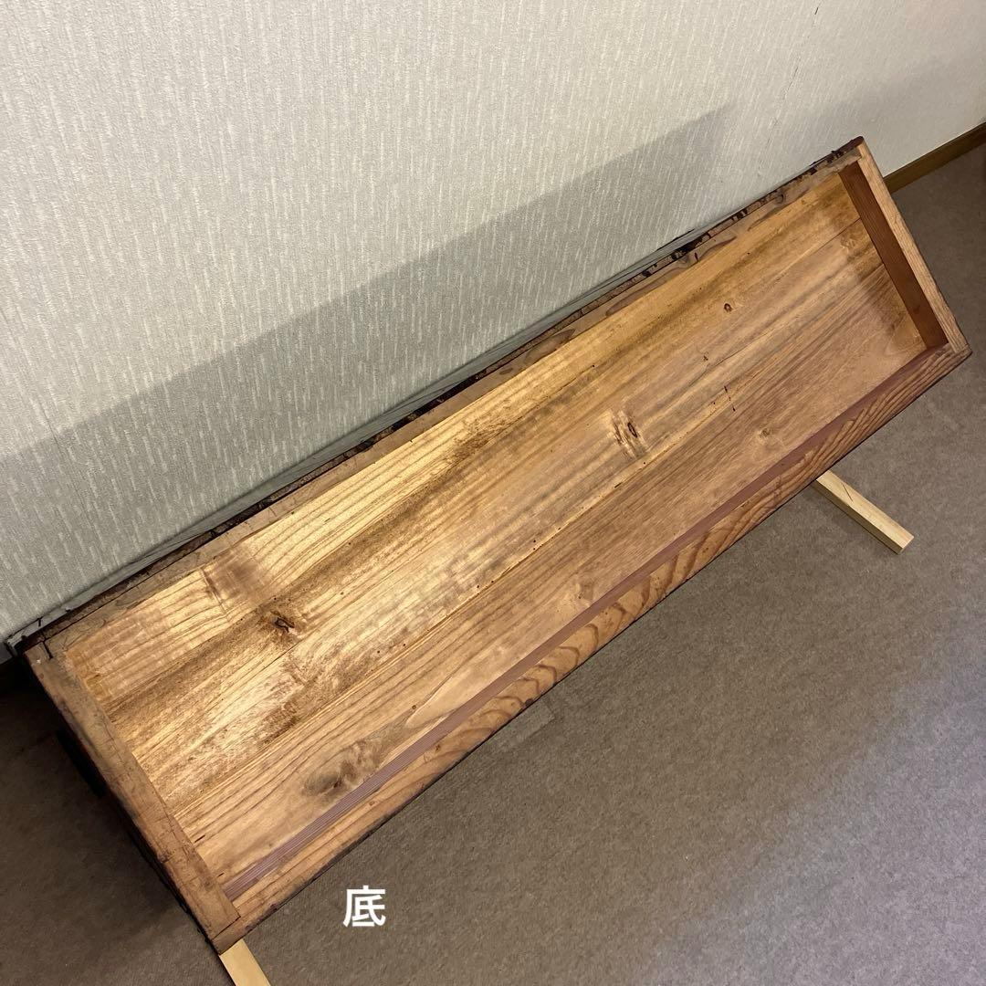 アンティークな刀箪笥（外枠概寸 W116㌢、H41㌢、D33㌢）