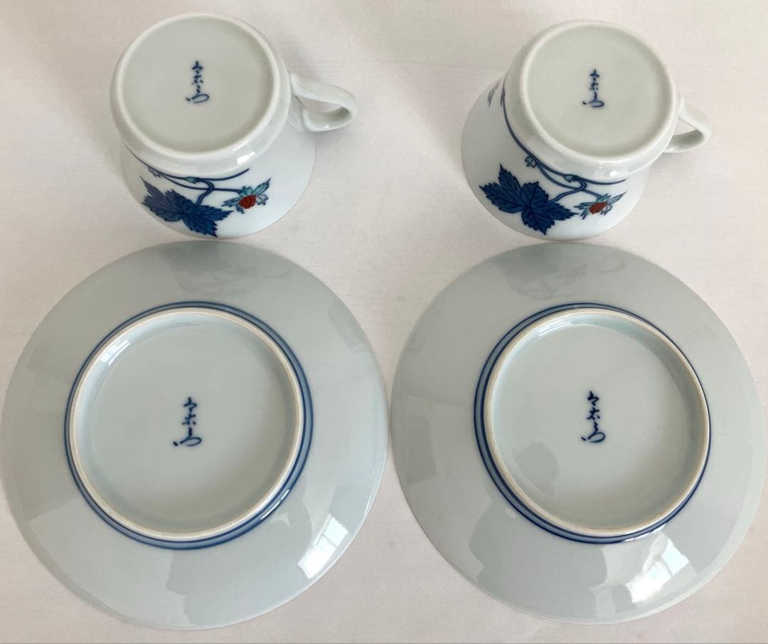 極美品☆今泉今右衛門☆2客☆錦苺絵紅茶碗☆カップ＆ソーサー☆有田焼