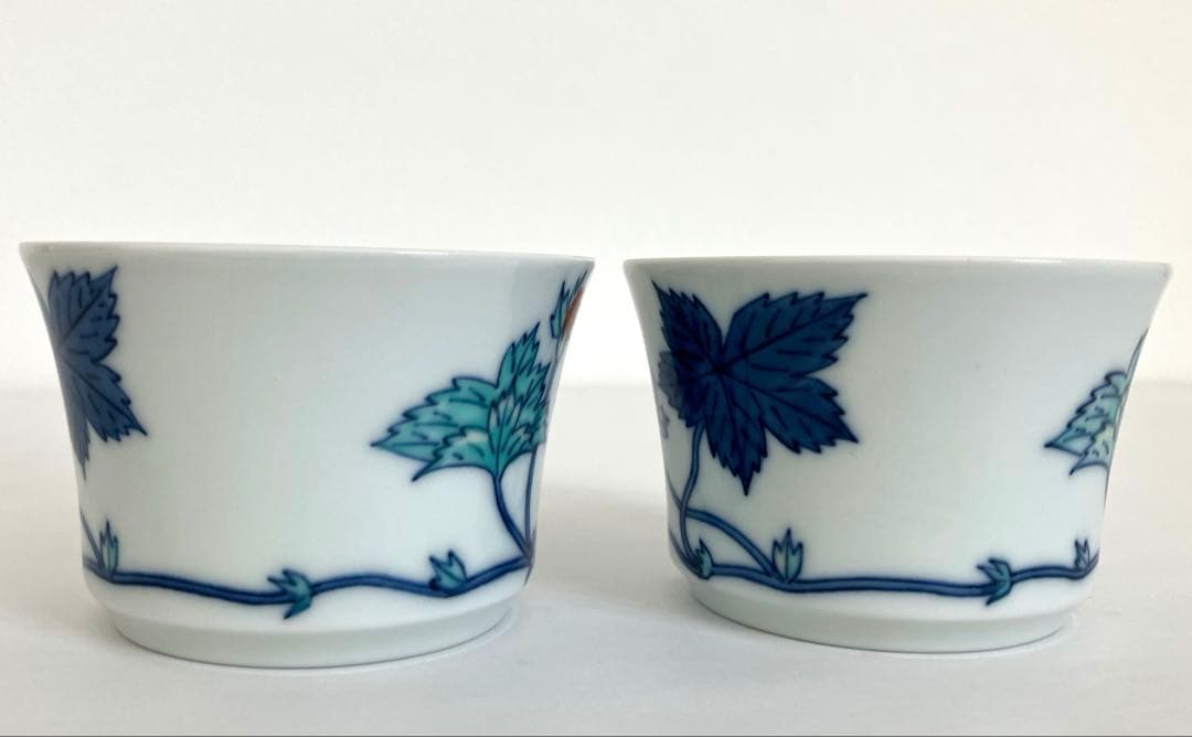 極美品☆今泉今右衛門☆2客☆錦苺絵紅茶碗☆カップ＆ソーサー☆有田焼