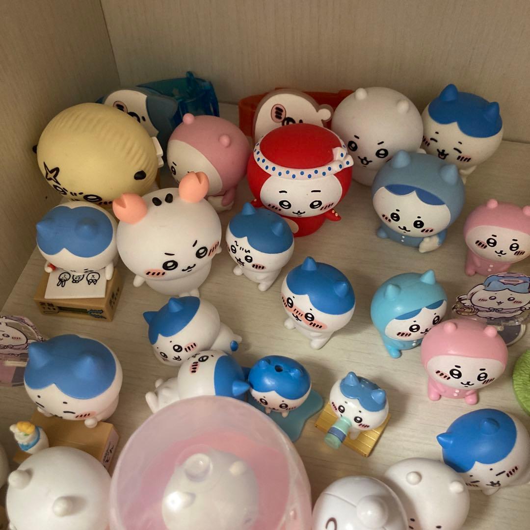 ちいかわ　ぬいぐるみ　カード　シール　ガチャ　フィギュア　マスコット