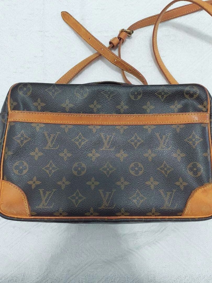 LOUIS VUITTON ショルダーバッグ