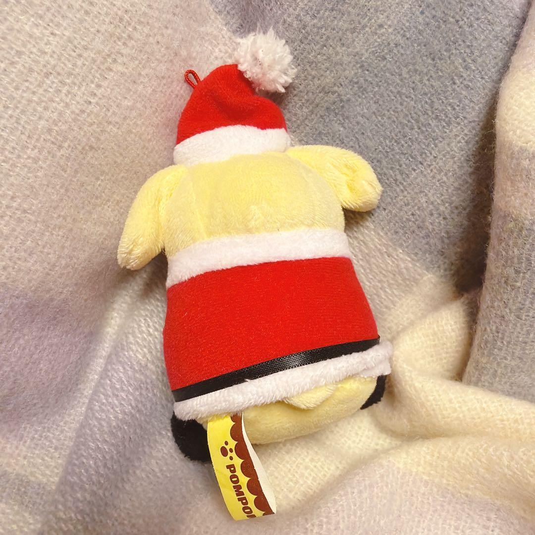 ポムポムプリンカフェ　マスコット　プレゼント持ってる