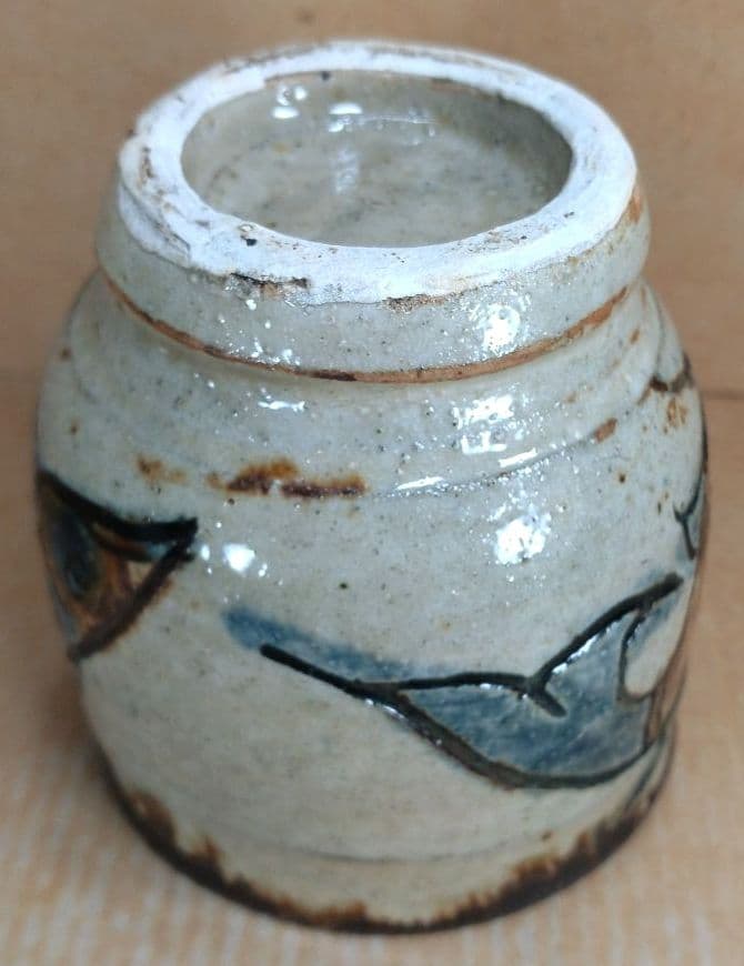 【本物保証】金城次郎 湯呑(魚紋）共箱(本人書付）栞 壷屋焼 人間国宝 美品