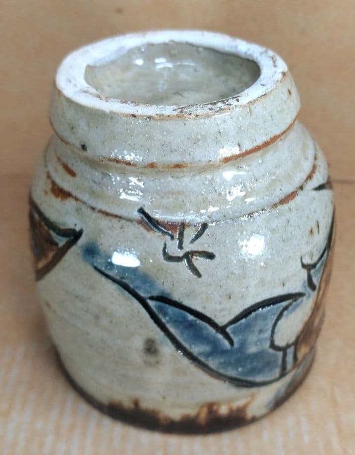 【本物保証】金城次郎 湯呑(魚紋）共箱(本人書付）栞 壷屋焼 人間国宝 美品